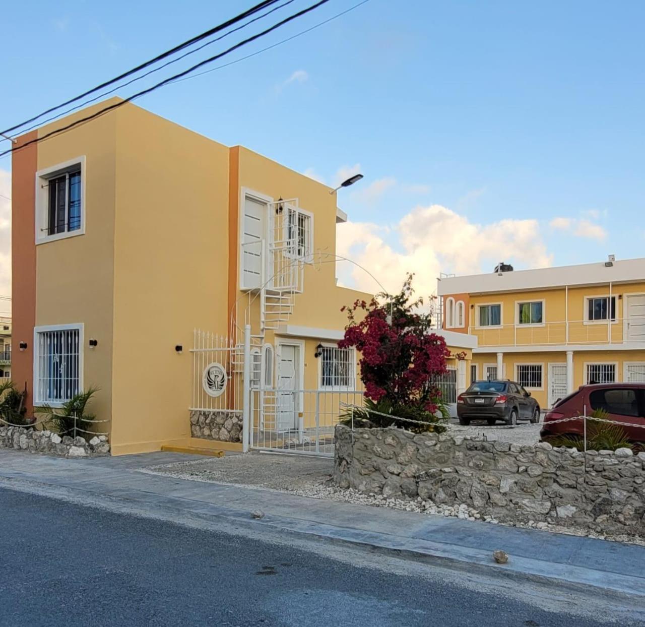 Ave Fenix Apartment